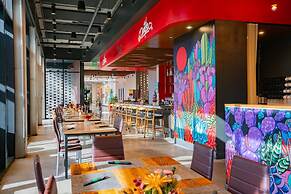 Cambria Hotel Downtown Phoenix Convention Center