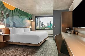 Cambria Hotel Downtown Phoenix Convention Center