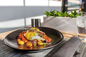 Cambria Hotel Downtown Phoenix Convention Center