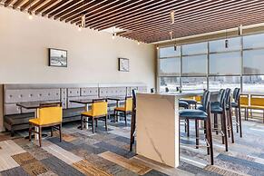 Cambria Hotel Bloomington Mall of America Minneapolis Airport