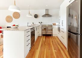 Eight on Church Waiheke Accommodation