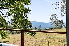 Hollow Tree Farm - Peace and Quiet on 30 Acres right in Toowoomba