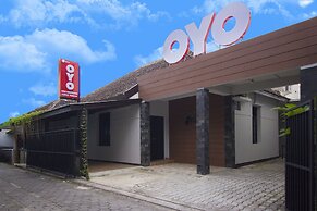 OYO 572 Omah Gedongkuning Syariah Homestay