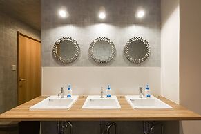 The Aquarius Inn - Hostel