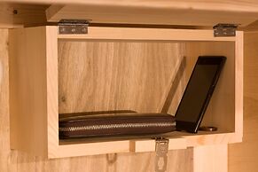 The Aquarius Inn - Hostel