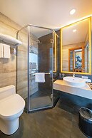 Sala Danang Beach Hotel