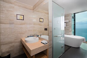 Sala Danang Beach Hotel