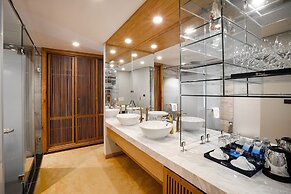 Sala Danang Beach Hotel