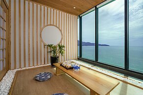 Sala Danang Beach Hotel