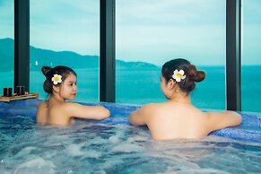 Sala Danang Beach Hotel