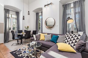 Apartments Molo Longo