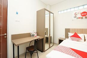 Super OYO Capital O 614 Graha 8 Syariah