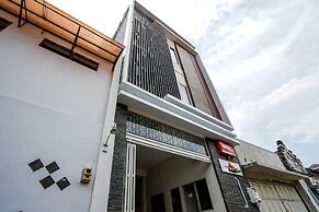 Super OYO Capital O 614 Graha 8 Syariah