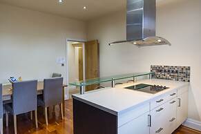 Luxury Apt No 1 - Two Bed Apartment