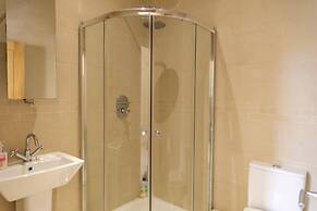 Luxury Apt No 1 - Two Bed Apartment