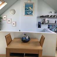 Immaculate 1-bed Apartment Cornwall With hot tub