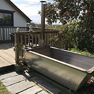 Immaculate 1-bed Apartment Cornwall With hot tub