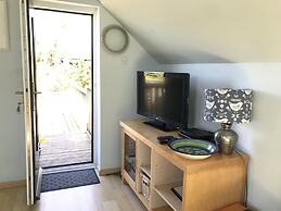 Immaculate 1-bed Apartment Cornwall With hot tub