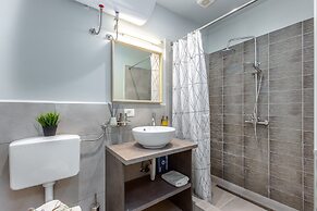Deluxe Adria Square Studios