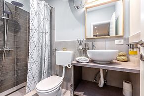 Deluxe Adria Square Studios
