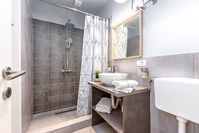 Deluxe Adria Square Studios