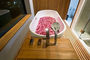 The Gallery Hotel Nai Harn