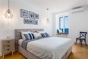 Luxury Apartment Karolina Riva