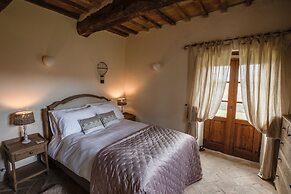 Umbrian Villa Retreat in Pietralunga With a Pool