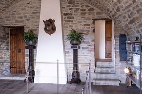 Umbrian Villa Retreat in Pietralunga With a Pool