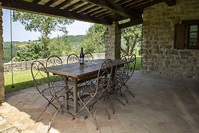 Umbrian Villa Retreat in Pietralunga With a Pool
