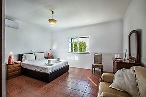 Rustic Villa With Pool Near Olhao