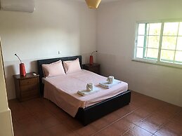 Rustic Villa With Pool Near Olhao