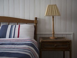 Stunning Cottage on the Beach Portnoo, Narin