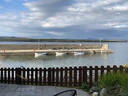 Stunning Cottage on the Beach Portnoo, Narin