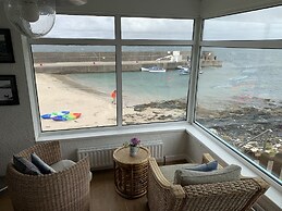 Stunning Cottage on the Beach Portnoo, Narin