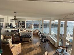 Stunning Cottage on the Beach Portnoo, Narin