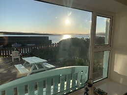 Stunning Cottage on the Beach Portnoo, Narin