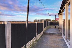 Sea View Retreat - Free Wifi