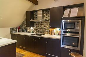 Luxury Apt No. 2 - One Bed Apartment