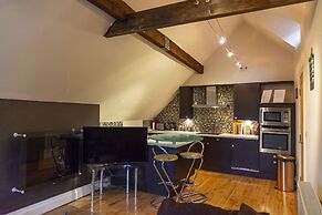 Luxury Apt No. 2 - One Bed Apartment