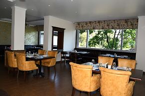 Mastiff Villa Camellia - A Tea Estate Hotel