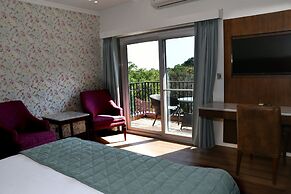 Mastiff Villa Camellia - A Tea Estate Hotel