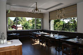 Mastiff Villa Camellia - A Tea Estate Hotel