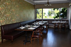 Mastiff Villa Camellia - A Tea Estate Hotel