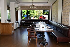 Mastiff Villa Camellia - A Tea Estate Hotel