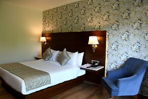 Mastiff Villa Camellia - A Tea Estate Hotel