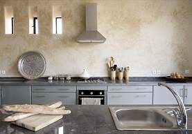 L' Amandier Hotel & Villas