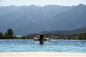 L' Amandier Hotel & Villas