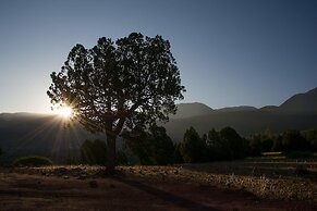 L' Amandier Hotel & Villas