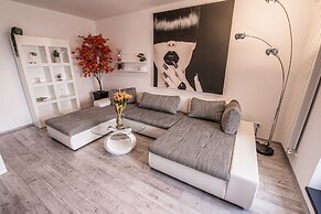 Luxury Penthouse Plaza Residence P1